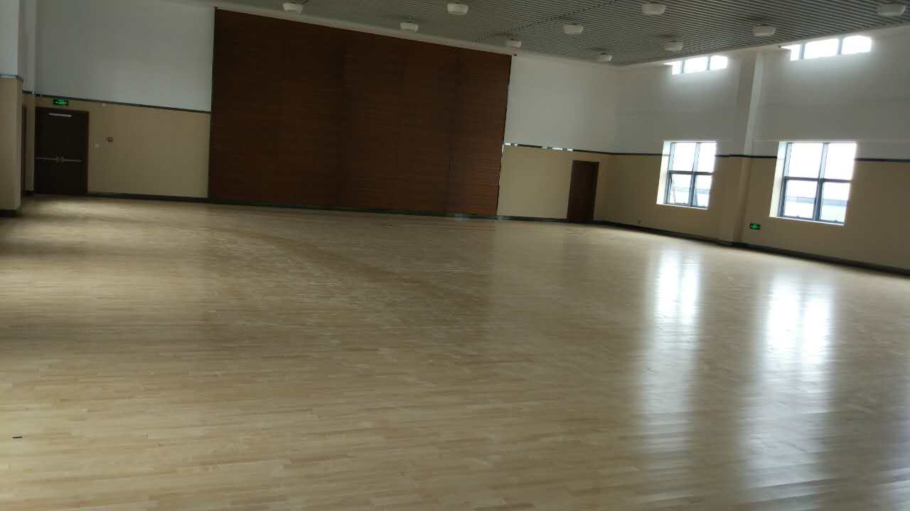 運(yùn)動實木地板