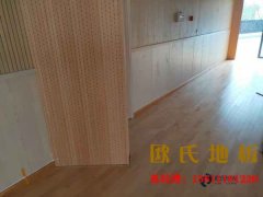 青海（hǎi）舞台實木地板怎（zěn）麽安裝